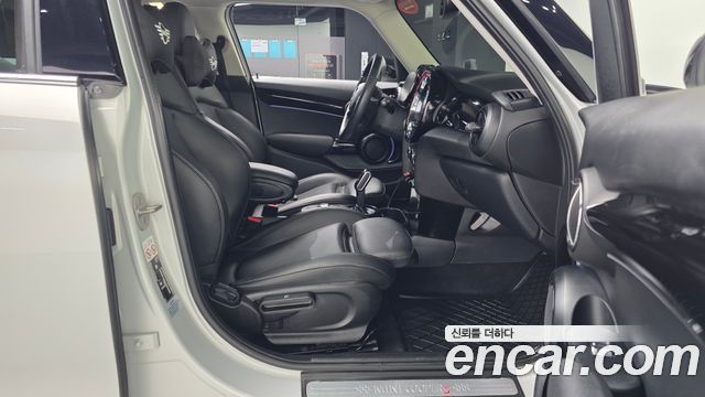 MINI Cooper S 5Door Classic Third Generation 2022 — фото 15