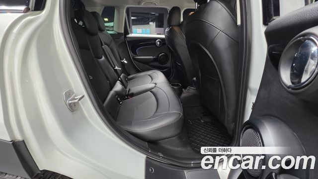 MINI Cooper S 5Door Classic Third Generation 2022 — фото 16