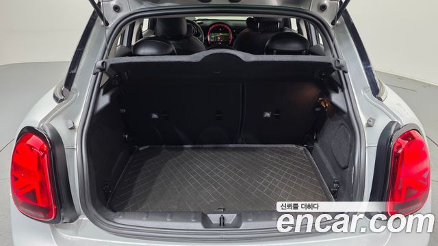 MINI Cooper S 5Door Classic Third Generation 2022 — фото 24