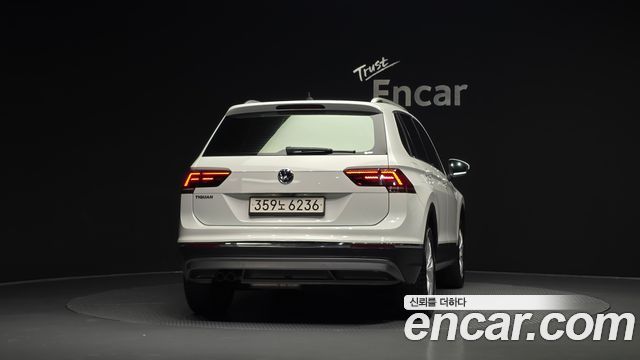 Volkswagen Tiguan (II) 2.0 TDI Premium 2020 — фото 4