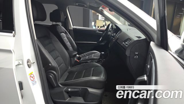 Volkswagen Tiguan (II) 2.0 TDI Premium 2020 — фото 11