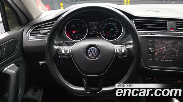 Volkswagen Tiguan (II) 2.0 TDI Premium 2020 — фото 13