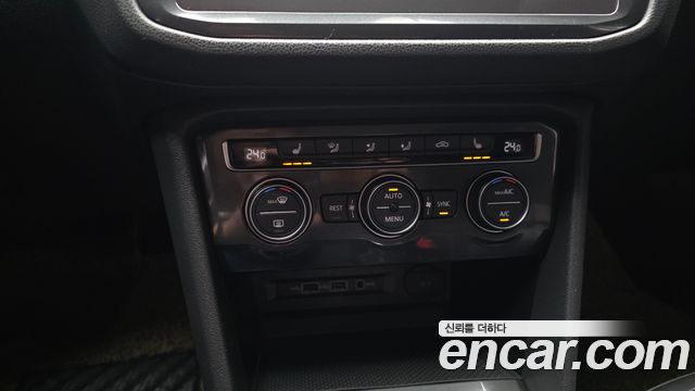 Volkswagen Tiguan (II) 2.0 TDI Premium 2020 — фото 19