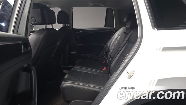 Volkswagen Tiguan (II) 2.0 TDI Premium 2020 — фото 26