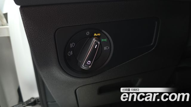 Volkswagen Tiguan (II) 2.0 TDI Premium 2020 — фото 28