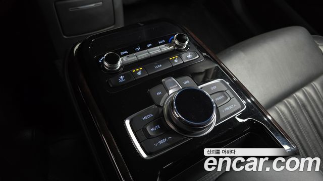 Genesis EQ900 3.8 GDI AWD Premium Luxury 2016 — фото 18
