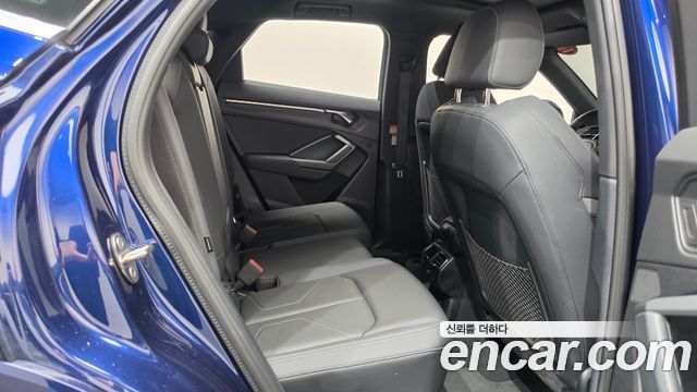 Audi Q3 (F3) 35 TDI Premium Sportback 2023 — фото 11