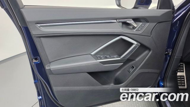 Audi Q3 (F3) 35 TDI Premium Sportback 2023 — фото 24