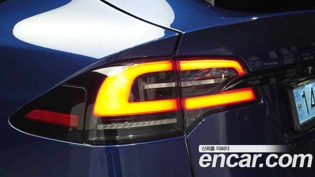 Tesla Model X AWD 2023 — фото 29