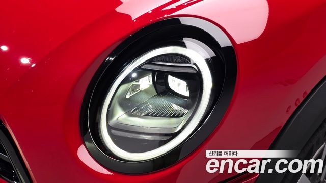 MINI Cooper C (IV) Classic 2025 — фото 22