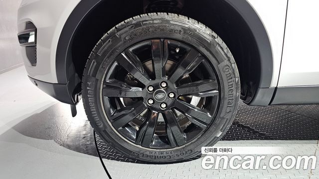 Land Rover Discovery Sport 2.0 TD4 HSE Luxury 2018 — фото 5