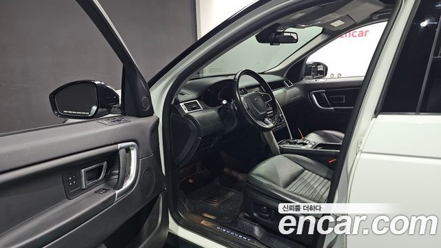 Land Rover Discovery Sport 2.0 TD4 HSE Luxury 2018 — фото 10