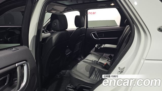 Land Rover Discovery Sport 2.0 TD4 HSE Luxury 2018 — фото 15