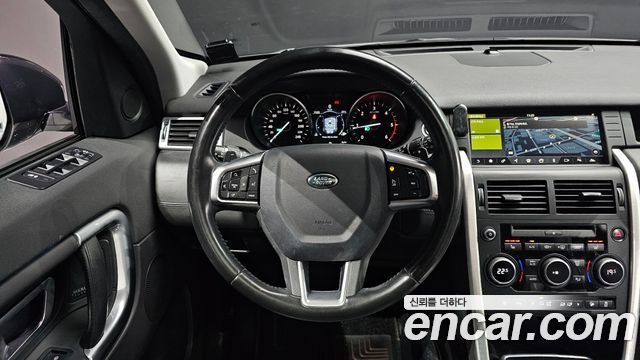 Land Rover Discovery Sport 2.0 TD4 HSE Luxury 2018 — фото 16