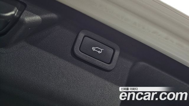 Land Rover Discovery Sport 2.0 TD4 HSE Luxury 2018 — фото 24