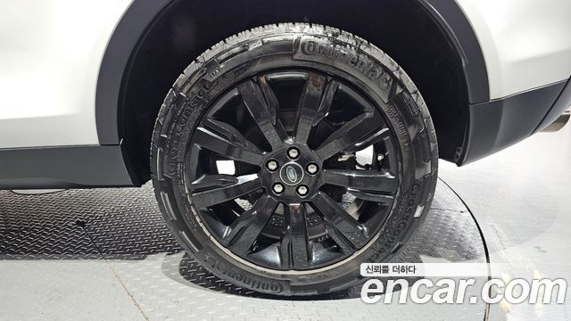 Land Rover Discovery Sport 2.0 TD4 HSE Luxury 2018 — фото 27