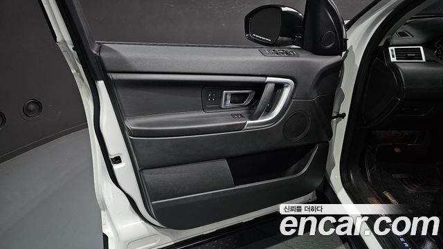 Land Rover Discovery Sport 2.0 TD4 HSE Luxury 2018 — фото 30