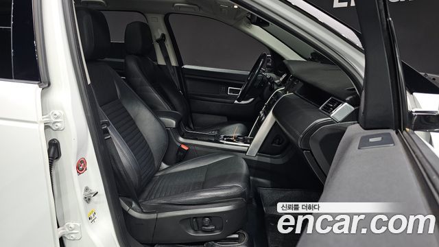 Land Rover Discovery Sport 2.0 TD4 HSE Luxury 2018 — фото 32