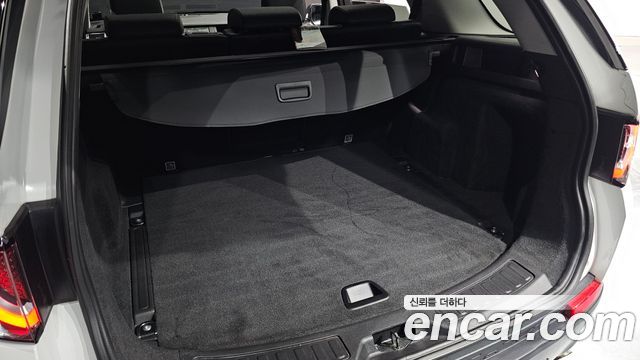 Land Rover Discovery Sport 2.0 TD4 HSE Luxury 2018 — фото 36