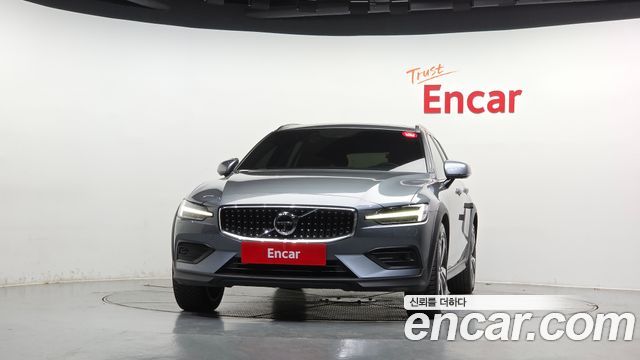 Volvo V60 Cross Country (II) T5 Pro AWD 2020 — фото 3