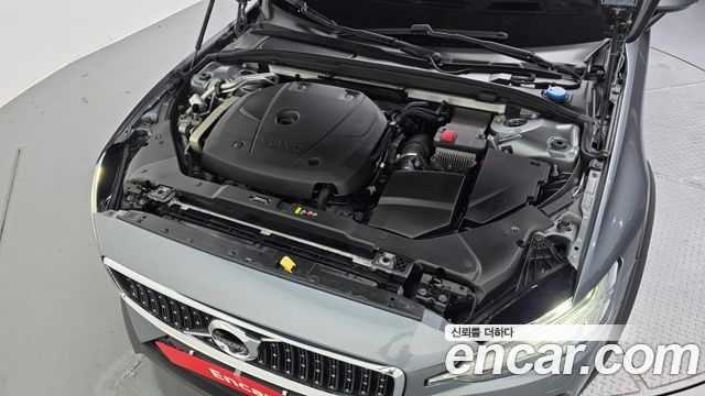 Volvo V60 Cross Country (II) T5 Pro AWD 2020 — фото 6