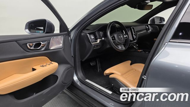 Volvo V60 Cross Country (II) T5 Pro AWD 2020 — фото 10