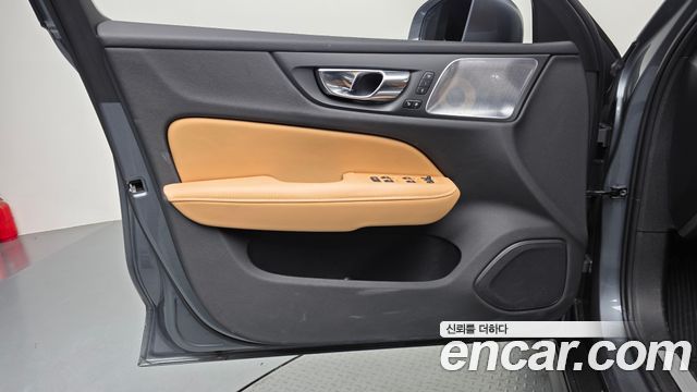 Volvo V60 Cross Country (II) T5 Pro AWD 2020 — фото 24