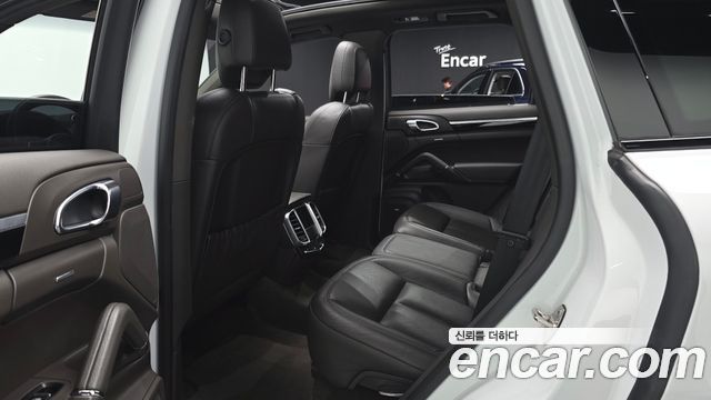 Porsche Cayenne 3.0 Diesel Platium Edition 958 2017 — фото 15