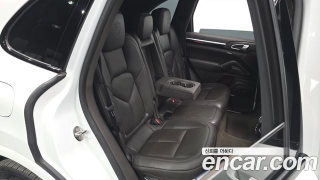 Porsche Cayenne 3.0 Diesel Platium Edition 958 2017 — фото 16