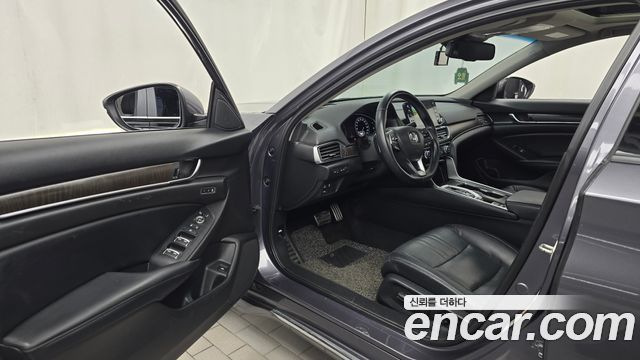 Honda Accord (X) 2.0 Turbo Sport 2018 — фото 10