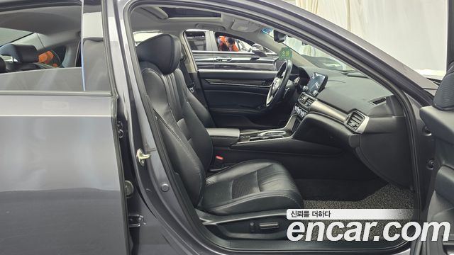 Honda Accord (X) 2.0 Turbo Sport 2018 — фото 12