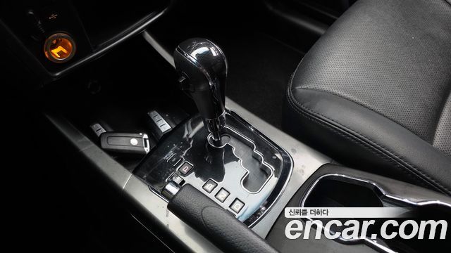 KG Mobility (SsangYong) Style Korando C 2.2 RX 2WD DLX 2017 — фото 9