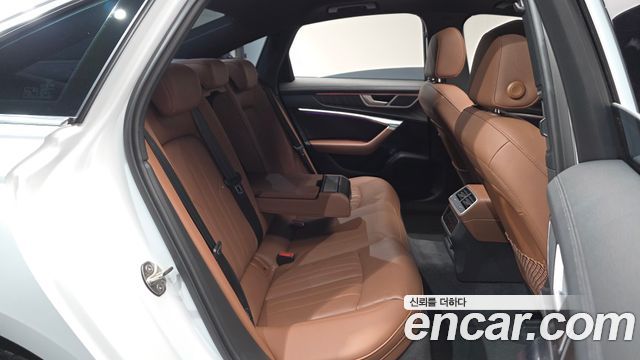 Audi A6 (C8) 45 TFSI Premium 2023 — фото 11