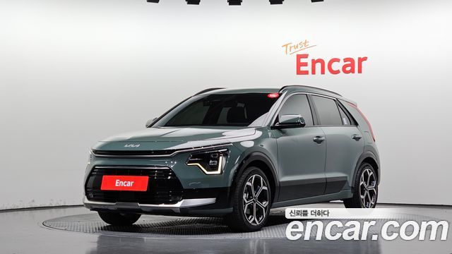 Kia Niro Signature 2022 — фото 1
