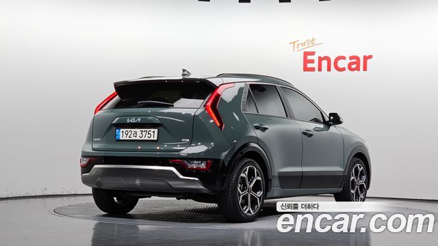 Kia Niro Signature 2022 — фото 2
