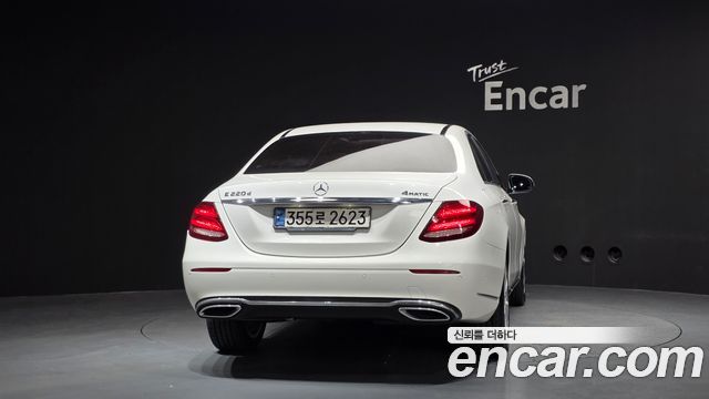 Mercedes-Benz E-Class (W213) E220d 4MATIC Exclusive 2020 — фото 4