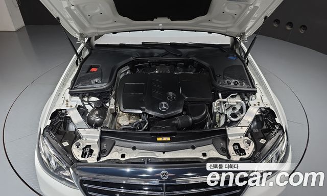 Mercedes-Benz E-Class (W213) E220d 4MATIC Exclusive 2020 — фото 6