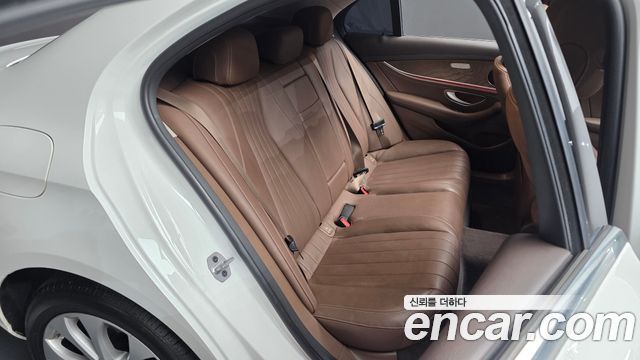 Mercedes-Benz E-Class (W213) E220d 4MATIC Exclusive 2020 — фото 11