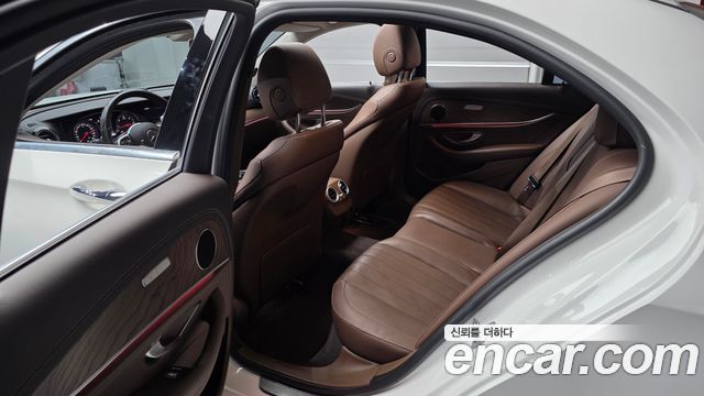 Mercedes-Benz E-Class (W213) E220d 4MATIC Exclusive 2020 — фото 18