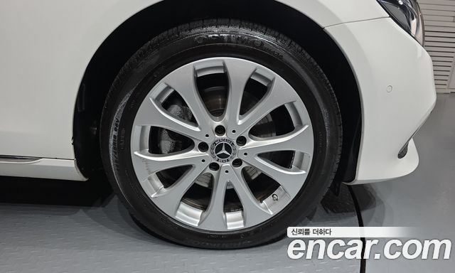 Mercedes-Benz E-Class (W213) E220d 4MATIC Exclusive 2020 — фото 21