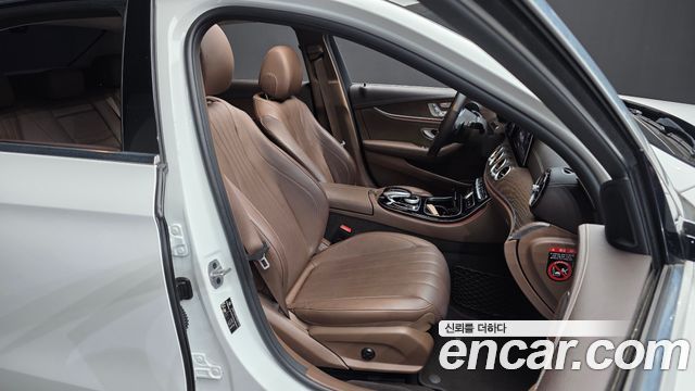 Mercedes-Benz E-Class (W213) E220d 4MATIC Exclusive 2020 — фото 26