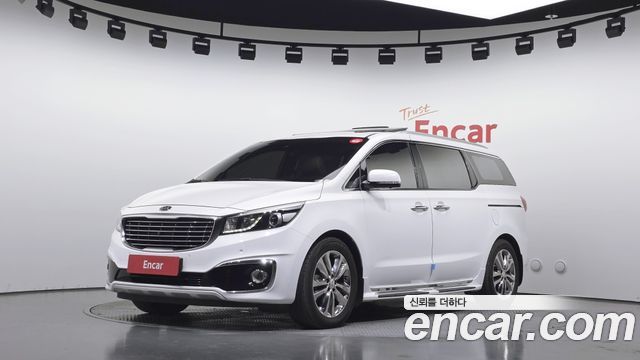 Kia Carnival 9-seater Noblesse