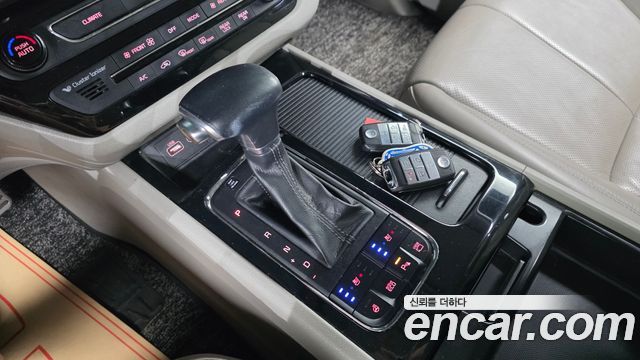 Kia Carnival 9-seater Noblesse 2017 — фото 9