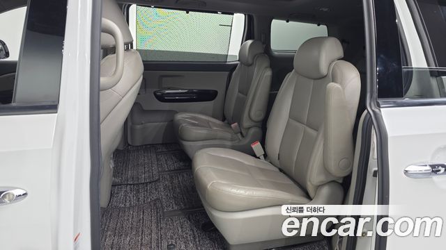 Kia Carnival 9-seater Noblesse 2017 — фото 11