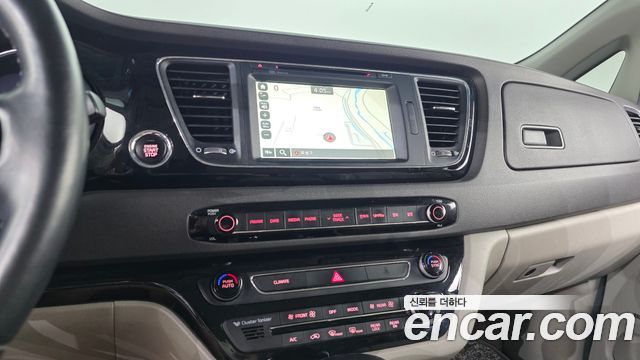 Kia Carnival 9-seater Noblesse 2017 — фото 12