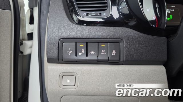 Kia Carnival 9-seater Noblesse 2017 — фото 19