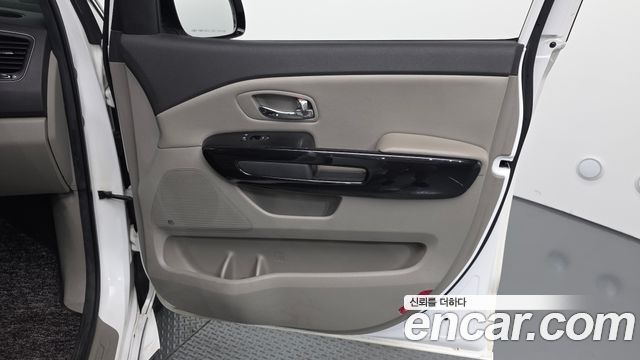 Kia Carnival 9-seater Noblesse 2017 — фото 25