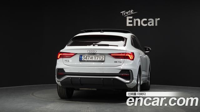 Audi Q3 (F3) 35 TDI Premium Sportback 2022 — фото 4