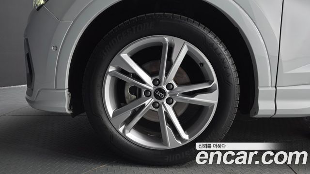 Audi Q3 (F3) 35 TDI Premium Sportback 2022 — фото 5