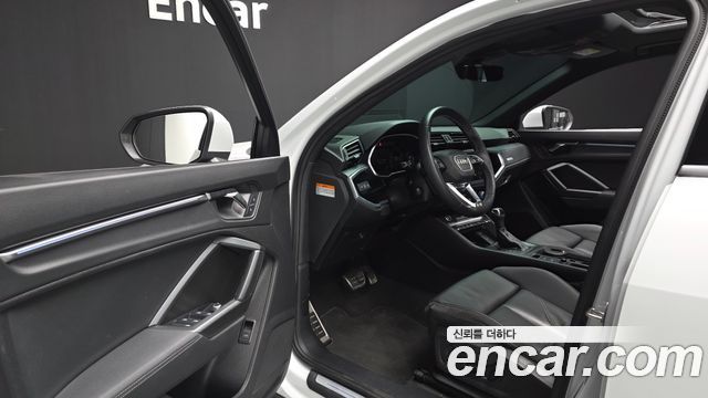 Audi Q3 (F3) 35 TDI Premium Sportback 2022 — фото 10
